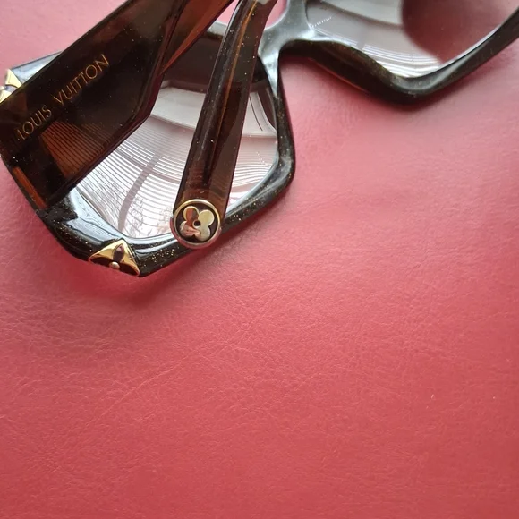 Authentic Vintage Louis Vuitton Sunglasses - Picture 8 of 11